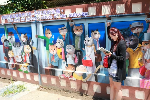 嘉義布新國小喵星人愛情故事彩繪牆：【嘉義景點】喵星人來勢洶洶大舉入侵嘉義布新國小!!首波浪漫故事席捲而來
