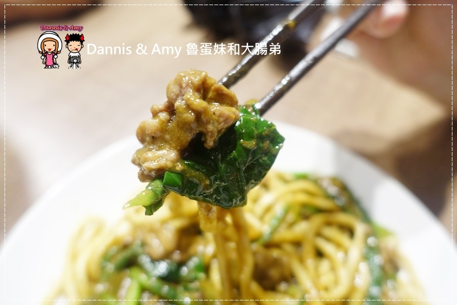 20160827《新豐牛肉麵食記》 吳媽媽基隆好味道沙茶咖哩炒麵 x椒麻川味牛肉麵 ︱ 開在老兄牛肉麵對面的用餐新選擇~ 附影片 (18).jpg