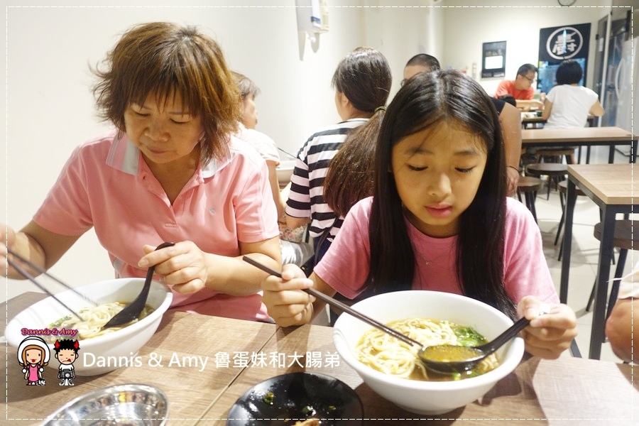 20160827《新豐牛肉麵食記》 吳媽媽基隆好味道沙茶咖哩炒麵 x椒麻川味牛肉麵 ︱ 開在老兄牛肉麵對面的用餐新選擇~ 附影片 (27).jpg