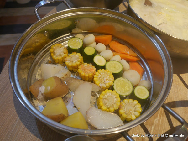 釜山．珍妮佛(文心加盟1號店)：【食記】台中釜山珍妮佛.韓國九層海鮮塔 Pusan Jennifer文心加盟1號店@西屯捷運BRT市政府 : 鮮味滿滿!仙女下凡有看頭？