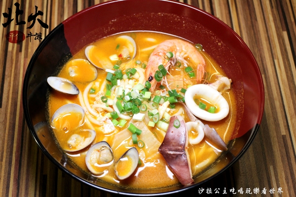 北大牛排:士林夜市平價牛排『北大牛排』多國料理齊聚一堂