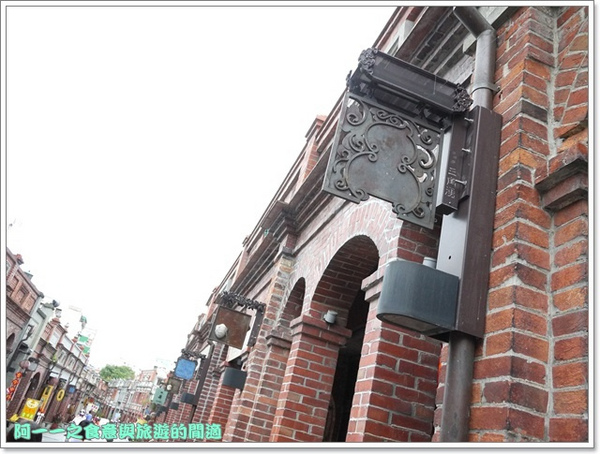 三峽老街:新北 三峽老街 金牛角霜淇淋&鄭記豬血糕(食尚玩家)~吃小吃老街玩透透