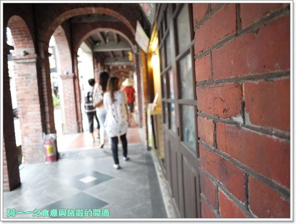 三峽老街:新北 三峽老街 金牛角霜淇淋&鄭記豬血糕(食尚玩家)~吃小吃老街玩透透