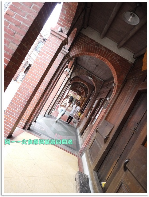 三峽老街:新北 三峽老街 金牛角霜淇淋&鄭記豬血糕(食尚玩家)~吃小吃老街玩透透