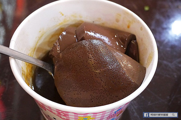 食八辣麻辣燙鴛鴦燙：◆新北板橋。捷運板橋站【食八辣麻辣燙鴛鴦燙】板橋麻辣燙滷味。還有養生湯頭雙重美味。板橋銅版美食。致理科大美食推薦。寶可夢充電站