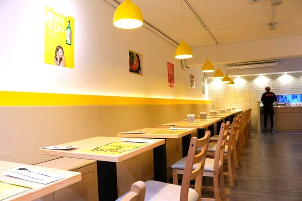 TAEBAK韓式特色料理:【台北市東區美食】想吃韓式的道地料理又何必捨近求遠哩~東區TAEBAK韓式特色料理~特地聘請的廚師及服務員通通Made in Korea由韓國空運來台