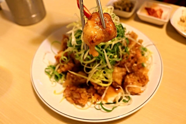 TAEBAK韓式特色料理:【台北市東區美食】想吃韓式的道地料理又何必捨近求遠哩~東區TAEBAK韓式特色料理~特地聘請的廚師及服務員通通Made in Korea由韓國空運來台