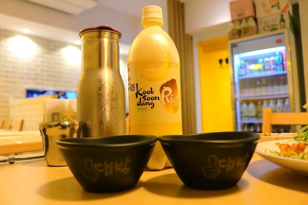 TAEBAK韓式特色料理:【台北市東區美食】想吃韓式的道地料理又何必捨近求遠哩~東區TAEBAK韓式特色料理~特地聘請的廚師及服務員通通Made in Korea由韓國空運來台