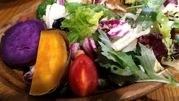 JOY HOJA：[台中♥西區 ]JOY HOJA吃義式蔬食也這麼