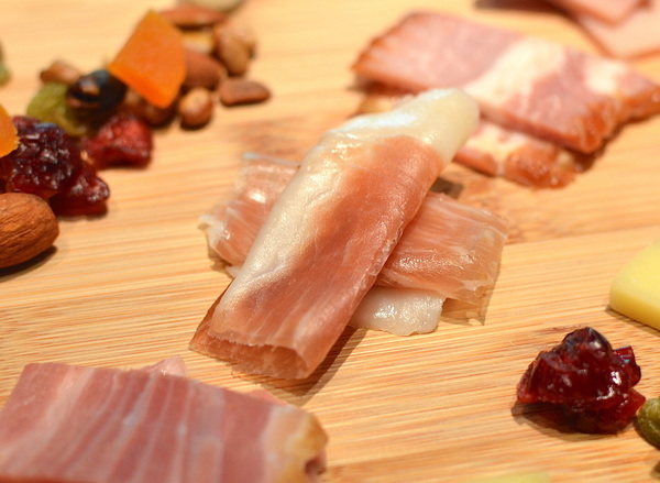 RÒU by T-HAM:W小姐旅行畫報/ 台北|食記 RÒU BY T-HAM 新開幕時尚餐廳X精品肉舖 品東西肉食文化 賞肉、食肉搶鮮試全紀錄