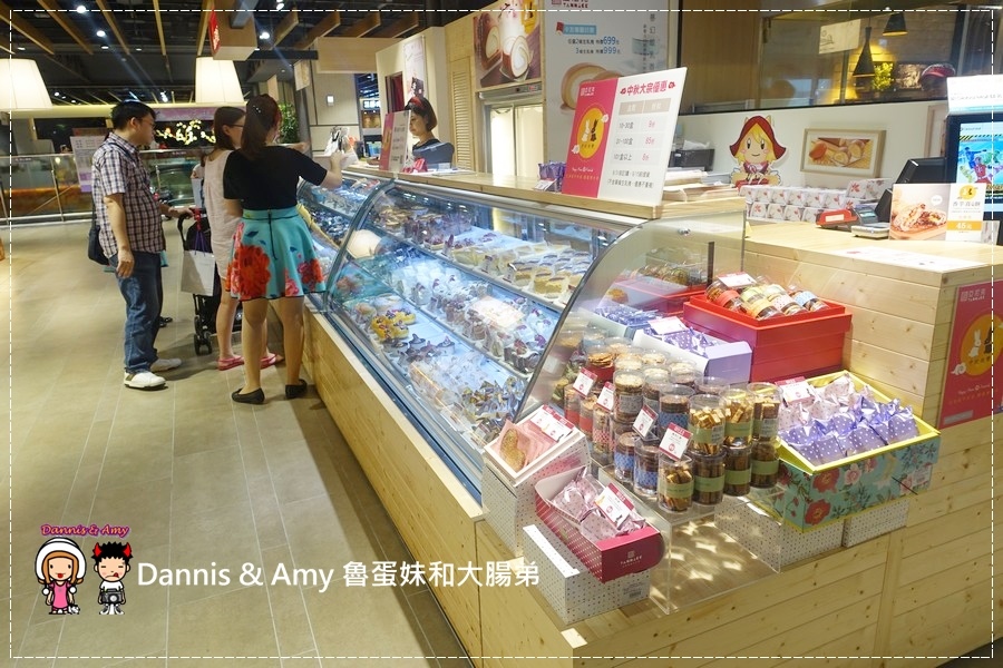  20160827《桃園林口美食》 YANNICK亞尼克環球林口店。 招牌生乳捲x 綜合喜Q餅。中秋節伴手禮x幸福下午茶甜點推薦︱附隨手拍影片 (17).jpg