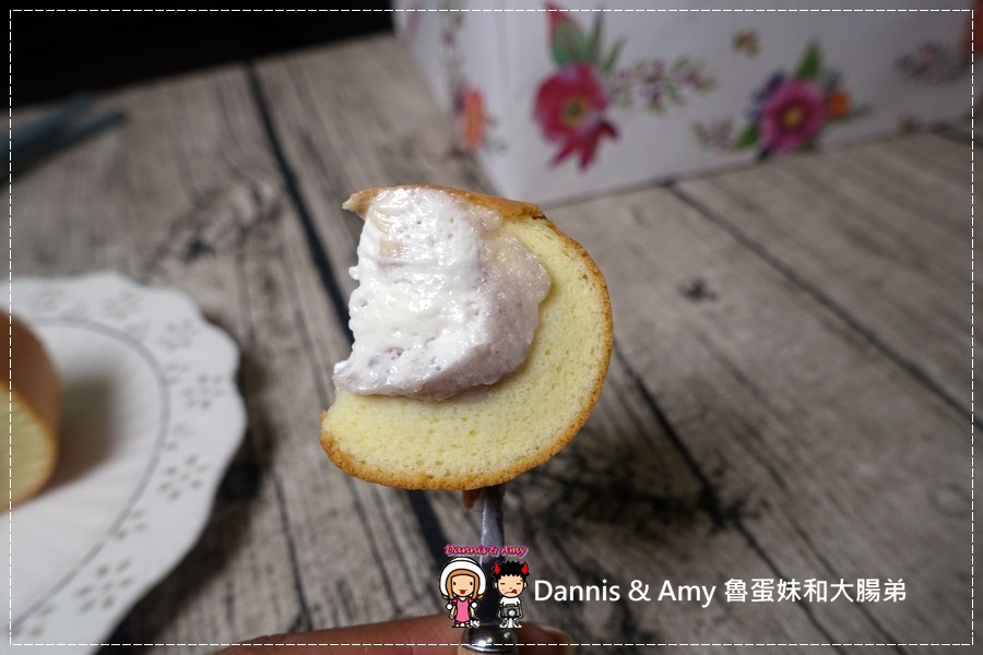  20160827《桃園林口美食》 YANNICK亞尼克環球林口店。 招牌生乳捲x 綜合喜Q餅。中秋節伴手禮x幸福下午茶甜點推薦︱附隨手拍影片 (47).jpg