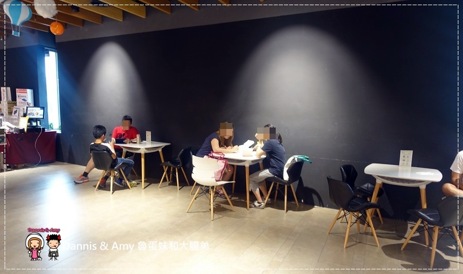  20160827《桃園林口美食》 YANNICK亞尼克環球林口店。 招牌生乳捲x 綜合喜Q餅。中秋節伴手禮x幸福下午茶甜點推薦︱附隨手拍影片 (12).jpg