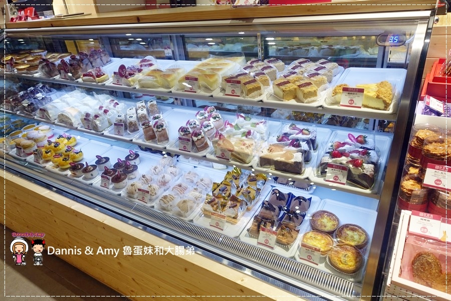  20160827《桃園林口美食》 YANNICK亞尼克環球林口店。 招牌生乳捲x 綜合喜Q餅。中秋節伴手禮x幸福下午茶甜點推薦︱附隨手拍影片 (19).jpg