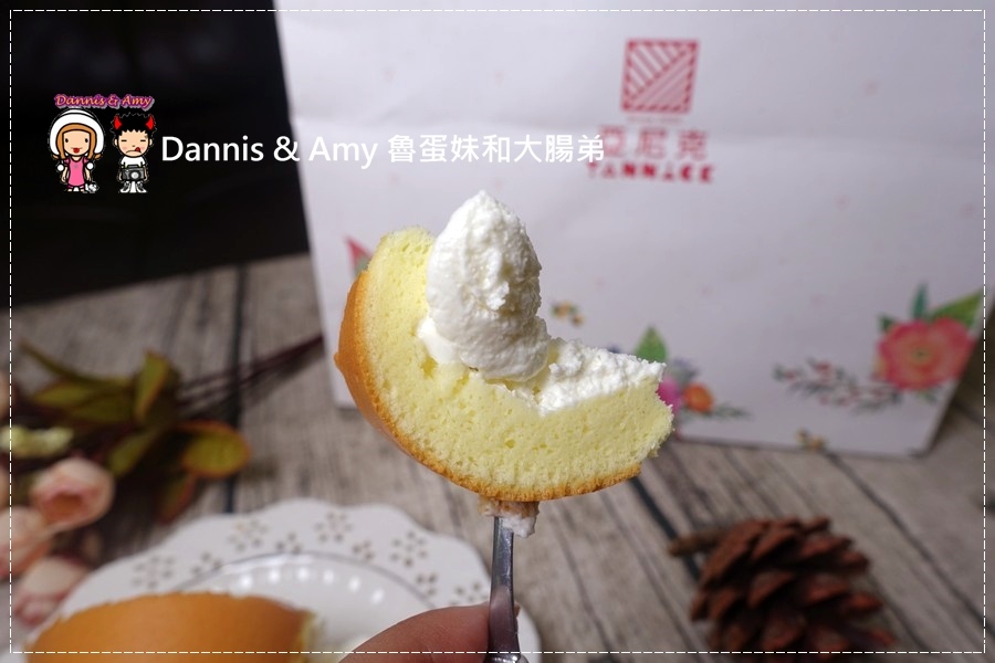  20160827《桃園林口美食》 YANNICK亞尼克環球林口店。 招牌生乳捲x 綜合喜Q餅。中秋節伴手禮x幸福下午茶甜點推薦︱附隨手拍影片 (45).jpg