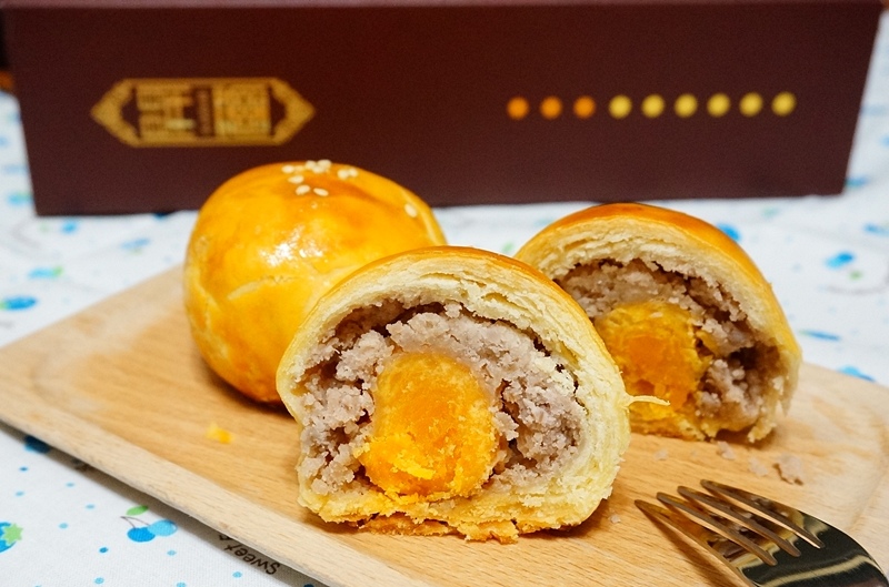 開璽.開璽月餅.板橋伴手禮.板橋中秋月餅.開璽大餅.中秋月餅禮盒.板橋 蛋黃酥.