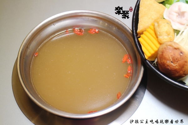 樂聚:板橋火鍋『樂聚鍋物』涮涮鍋/痛風蝦蝦鍋