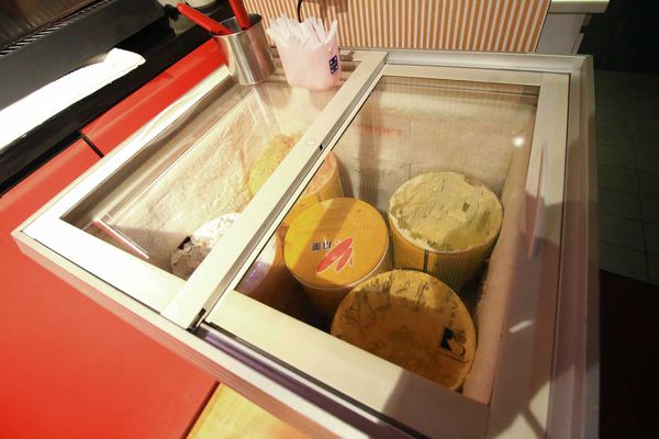 【新莊餐廳】捷運附近的統厚牛排-不到200元也能吃到完整的原肉牛排