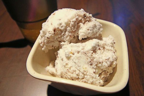 【新莊餐廳】捷運附近的統厚牛排-不到200元也能吃到完整的原肉牛排