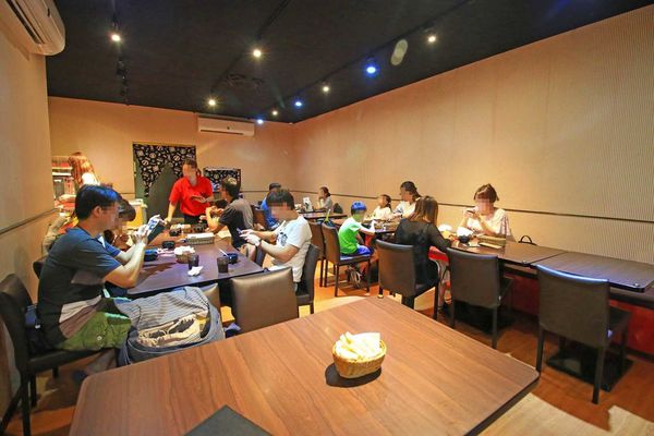 【新莊餐廳】捷運附近的統厚牛排-不到200元也能吃到完整的原肉牛排