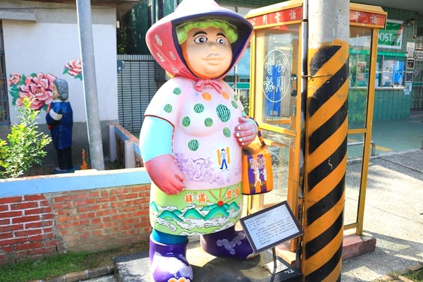 溪口客家文化館：【嘉義景點】溪口客家文化館~好運奶奶/竹簍哥/陀螺弟/麵線妹來做伙