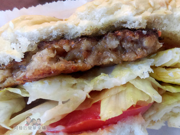 夏威姨早午餐13-招牌漢堡剖面