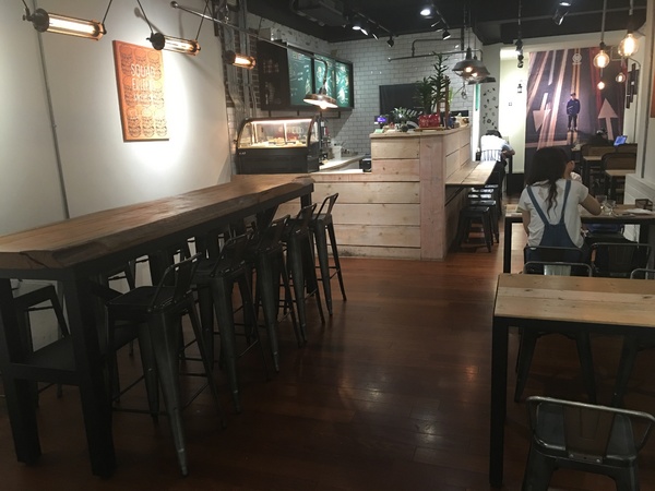 Eilleen's coffee：[捷運板橋站美食]