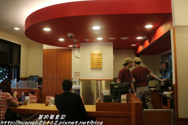 すき家SUKIYA(三重菜寮店):【新北三重區】新北市第一家平價牛丼飯『日本すき家丼飯(SUKIYA)』24小時不打烊、捷運菜寮站~