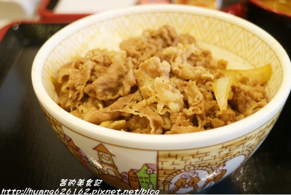 すき家SUKIYA(三重菜寮店):【新北三重區】新北市第一家平價牛丼飯『日本すき家丼飯(SUKIYA)』24小時不打烊、捷運菜寮站~