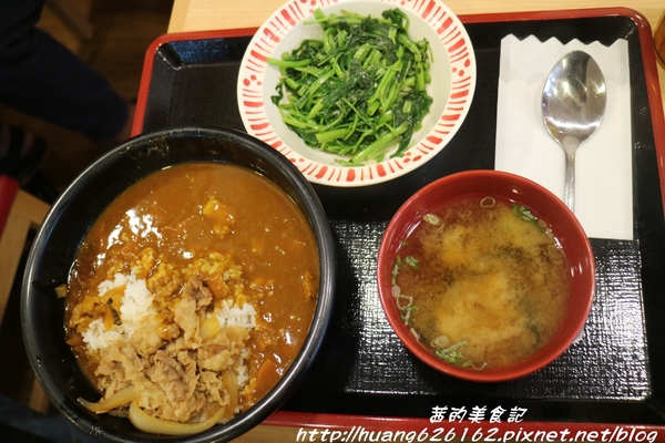 すき家SUKIYA(三重菜寮店):【新北三重區】新北市第一家平價牛丼飯『日本すき家丼飯(SUKIYA)』24小時不打烊、捷運菜寮站~