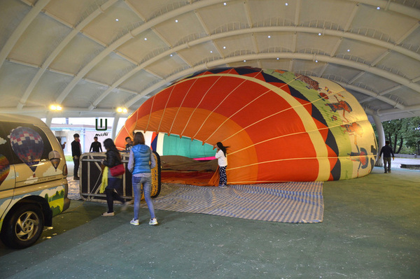 台東飛行夢工場:台東|飛行夢工場 不必苦等熱氣球嘉年華 在熱氣球飛行學校 圓一個飛行的夢