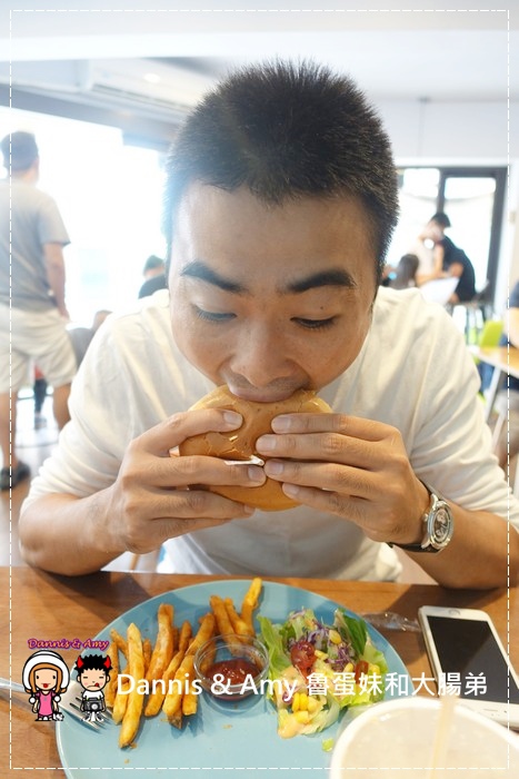  20160821《新竹振興路美食》好吃的早餐 歐浮找餐 Oops！foody 平價早午餐一次搞定。私房漢堡。下午茶︱人很多要耐心等候  ~活動花絮影片 (21).jpg