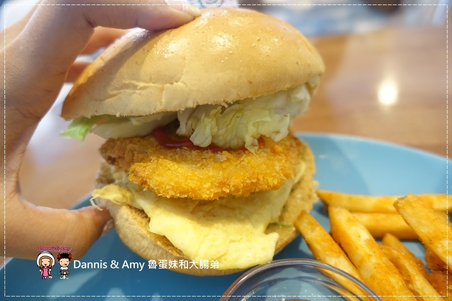  20160821《新竹振興路美食》好吃的早餐 歐浮找餐 Oops！foody 平價早午餐一次搞定。私房漢堡。下午茶︱人很多要耐心等候  ~活動花絮影片 (18).jpg