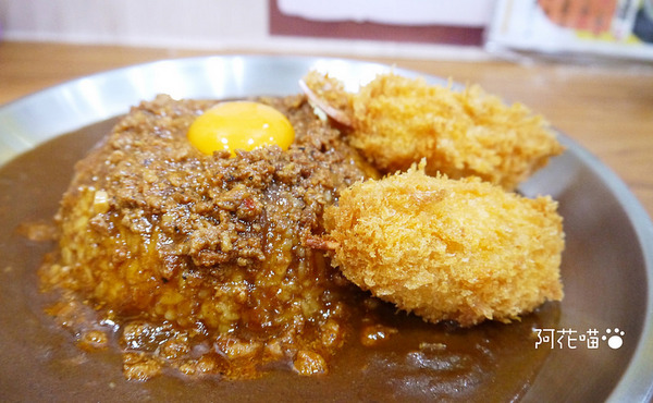 本家台灣咖哩 光華店:【日式│忠孝新生】台灣肉燥+日式咖哩『本家台灣咖哩 光華店』!大胃王快來挑戰吃免錢