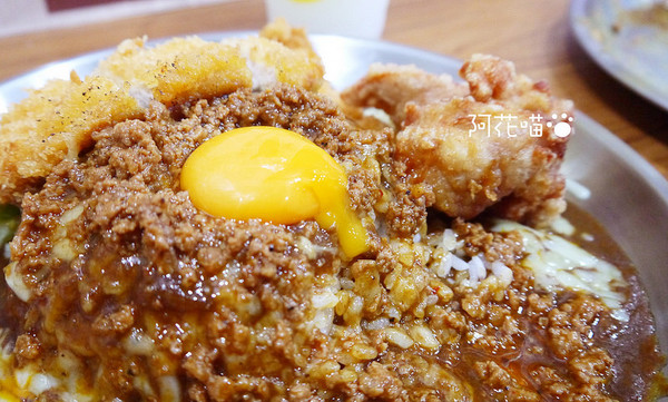 本家台灣咖哩 光華店:【日式│忠孝新生】台灣肉燥+日式咖哩『本家台灣咖哩 光華店』!大胃王快來挑戰吃免錢