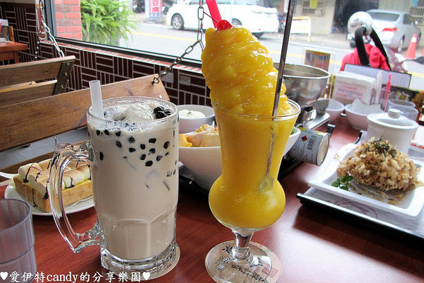 茶自點複合式餐飲:『雲林斗六_茶自點斗六旗艦店』招牌1000cc珍珠奶茶、1人也可以享用的鴛鴦鍋!