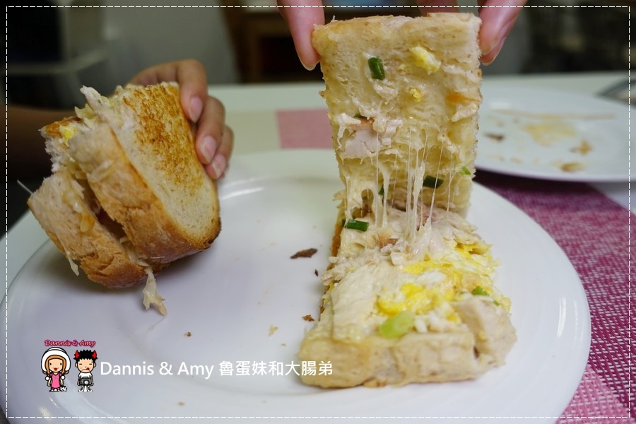 20160826《台中早餐分享》蘇菲亞的早晨 建康的美式早午餐。美式熱起司三明治。起士煎餅。輕食三明治︱ 台中金典酒店旁 ~吃吃吃影片 (46).jpg