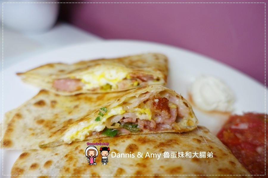 20160826《台中早餐分享》蘇菲亞的早晨 建康的美式早午餐。美式熱起司三明治。起士煎餅。輕食三明治︱ 台中金典酒店旁 ~吃吃吃影片 (42).jpg