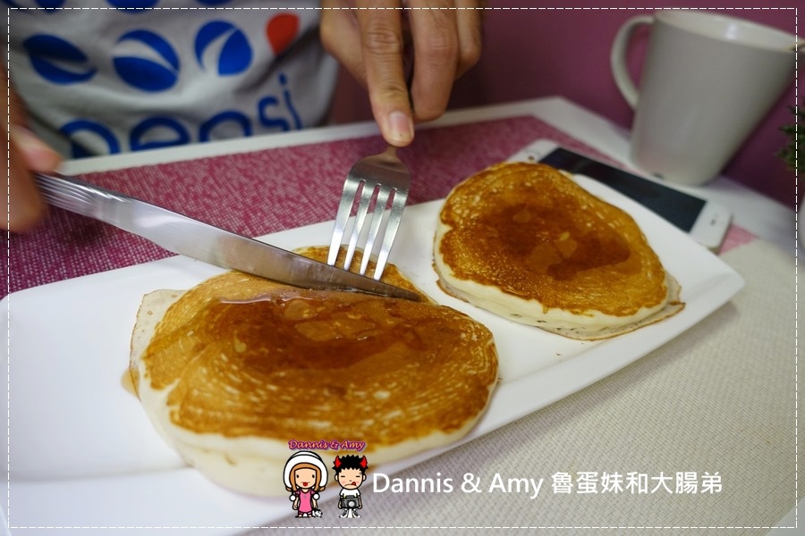 20160826《台中早餐分享》蘇菲亞的早晨 建康的美式早午餐。美式熱起司三明治。起士煎餅。輕食三明治︱ 台中金典酒店旁 ~吃吃吃影片 (34).jpg