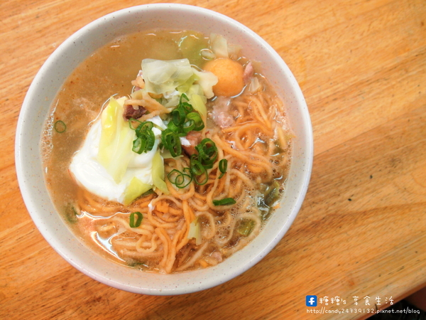 天津香蔥餡餅麵食館：〖台中│美食〗天津香蔥餡餅麵食館 ❤ 南屯銅板美食~精緻手工北方麵食，現點現作，用料實在，除了麵食外，還有多款粥品可以選擇唷!!