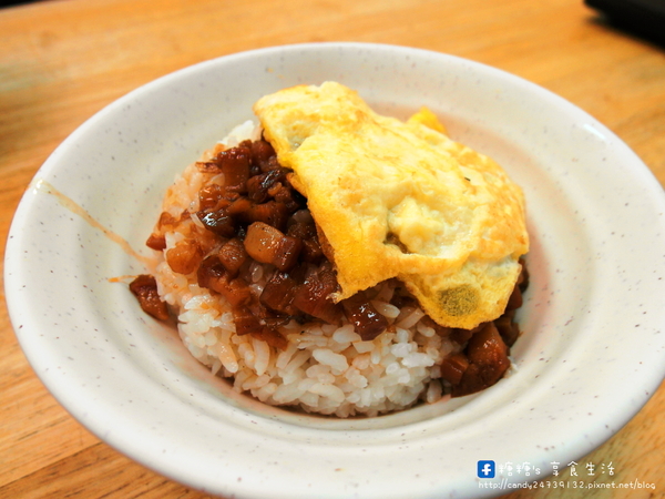 天津香蔥餡餅麵食館：〖台中│美食〗天津香蔥餡餅麵食館 ❤ 南屯銅板美食~精緻手工北方麵食，現點現作，用料實在，除了麵食外，還有多款粥品可以選擇唷!!