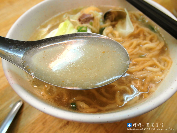 天津香蔥餡餅麵食館：〖台中│美食〗天津香蔥餡餅麵食館 ❤ 南屯銅板美食~精緻手工北方麵食，現點現作，用料實在，除了麵食外，還有多款粥品可以選擇唷!!