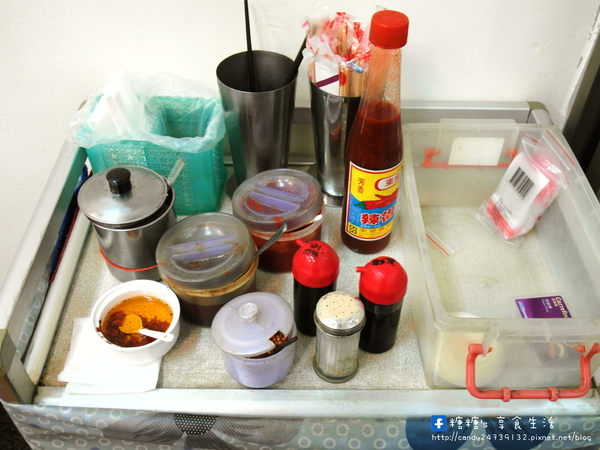 天津香蔥餡餅麵食館：〖台中│美食〗天津香蔥餡餅麵食館 ❤ 南屯銅板美食~精緻手工北方麵食，現點現作，用料實在，除了麵食外，還有多款粥品可以選擇唷!!