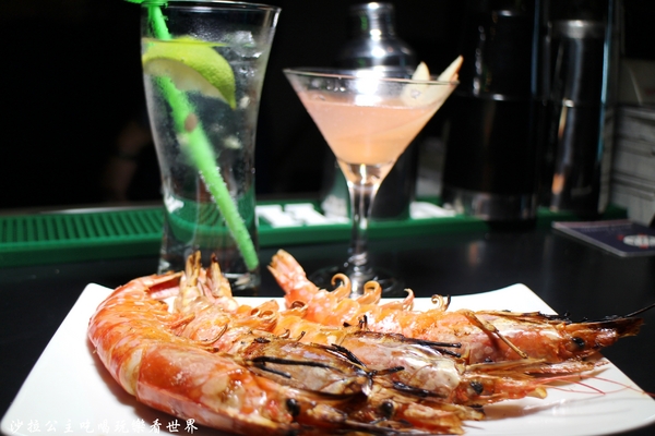 玖杯:微風酒吧『玖杯』飛鏢/串燒/消夜/調酒/捷運南京復興站