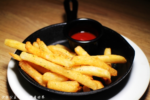 Ethan's Italian:板橋義式餐廳『Ethan's Italian』捷運亞東醫院站/聚餐/包場