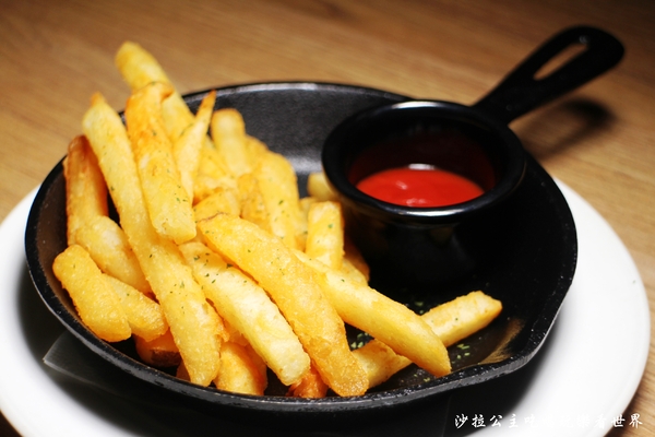 Ethan's Italian:板橋義式餐廳『Ethan's Italian』捷運亞東醫院站/聚餐/包場