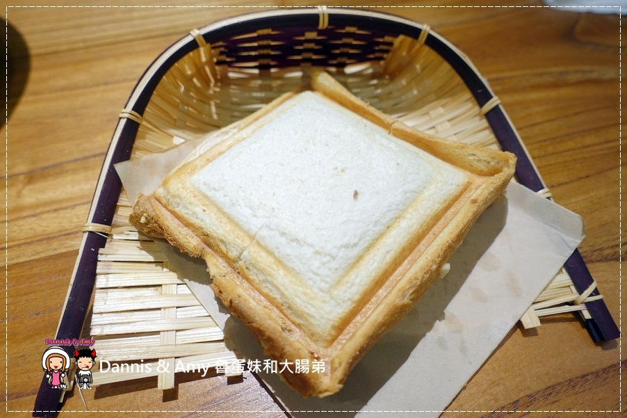 20160823《新竹美食推薦》金福氣南洋食堂-新竹林森店 招牌咖椰吐司x肉骨茶x彩虹繽紛起司 x芋香西米露︱ 適合朋友家庭聚餐,平價好吃的復古南洋餐廳~附隨手拍影片 (26).jpg