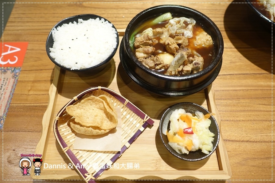 20160823《新竹美食推薦》金福氣南洋食堂-新竹林森店 招牌咖椰吐司x肉骨茶x彩虹繽紛起司 x芋香西米露︱ 適合朋友家庭聚餐,平價好吃的復古南洋餐廳~附隨手拍影片 (23).jpg