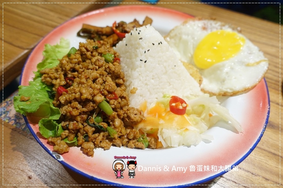 20160823《新竹美食推薦》金福氣南洋食堂-新竹林森店 招牌咖椰吐司x肉骨茶x彩虹繽紛起司 x芋香西米露︱ 適合朋友家庭聚餐,平價好吃的復古南洋餐廳~附隨手拍影片 (31).jpg