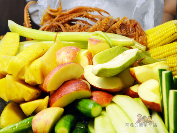 阿姨鹽水雞09-蘋果鳳梨魷魚